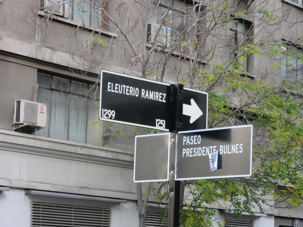 Apartamento Departamento Paseo Bulnes Metro La Moneda Santiago de Chile Exterior foto